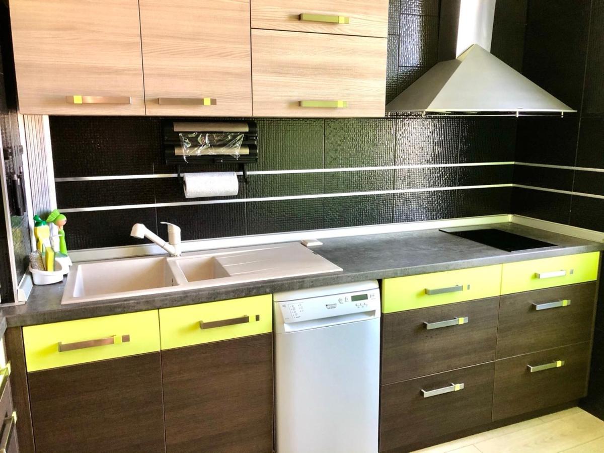 Avelov Art Apartment Burgas Bagian luar foto