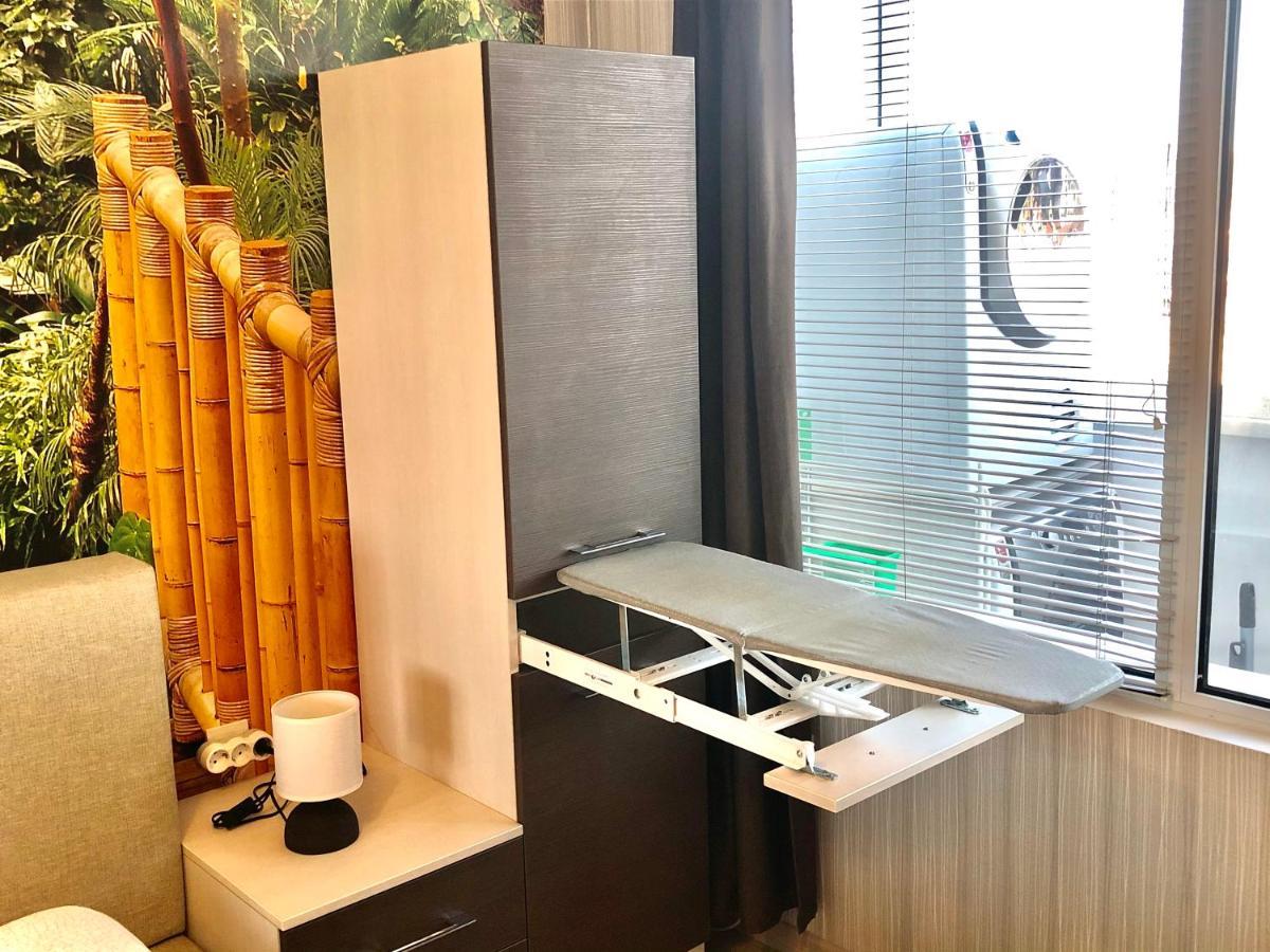 Avelov Art Apartment Burgas Bagian luar foto