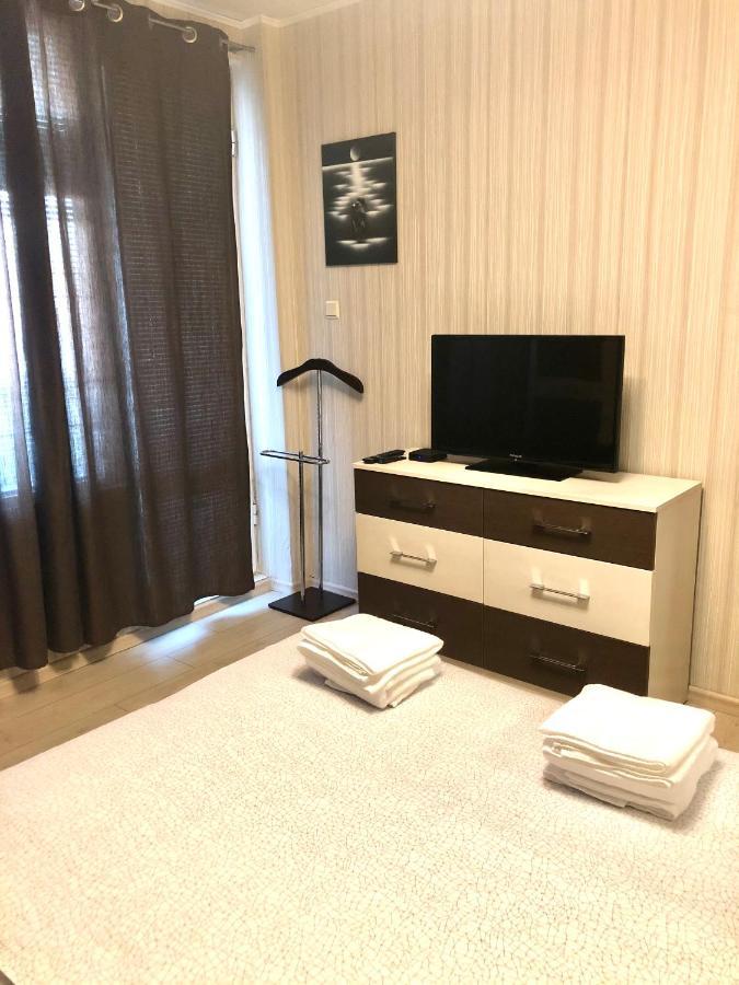 Avelov Art Apartment Burgas Bagian luar foto